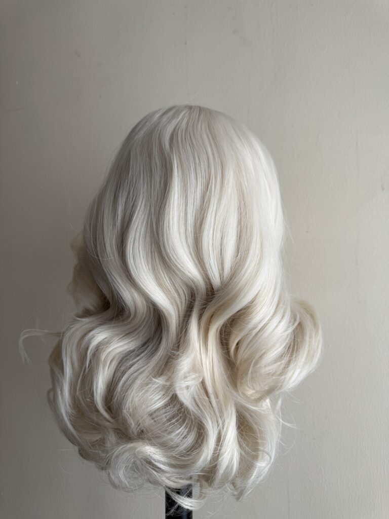 Wig Sienna – Ice Blonde / Pearl White